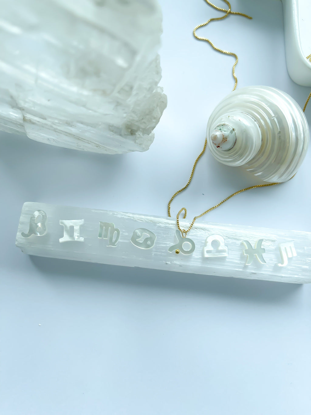 Colar Zodiacal Semijoia 18 K(Aquário)